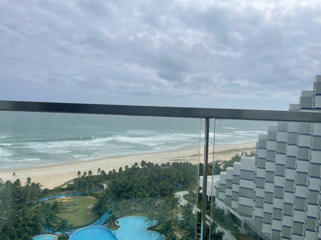 Căn 2 phòng ngủ căn góc The Arena Cam Ranh